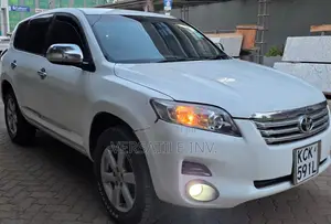 Toyota Vanguard 2010 White
