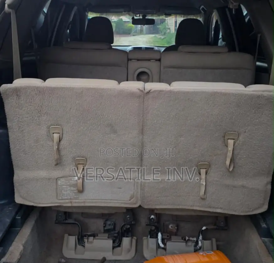 Toyota Vanguard 2010 White