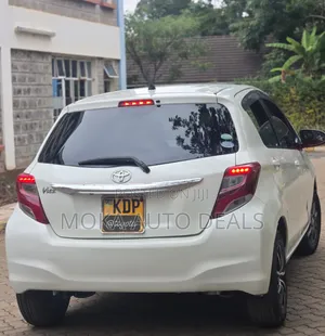 Toyota Vitz 1.0 FWD 5dr 2016 White
