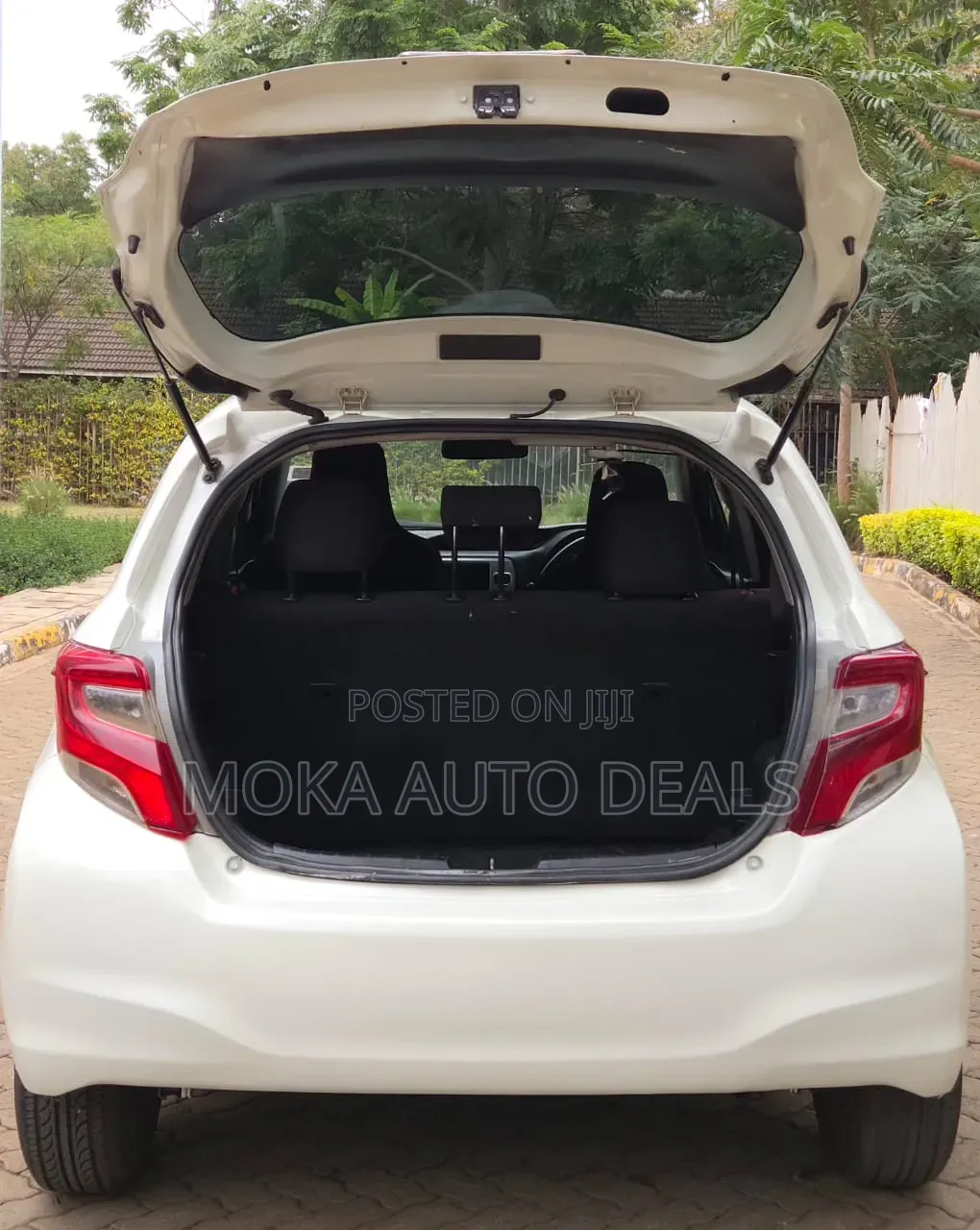 Toyota Vitz 1.0 FWD 5dr 2016 White