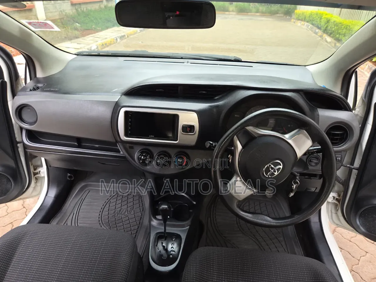 Toyota Vitz 1.0 FWD 5dr 2016 White