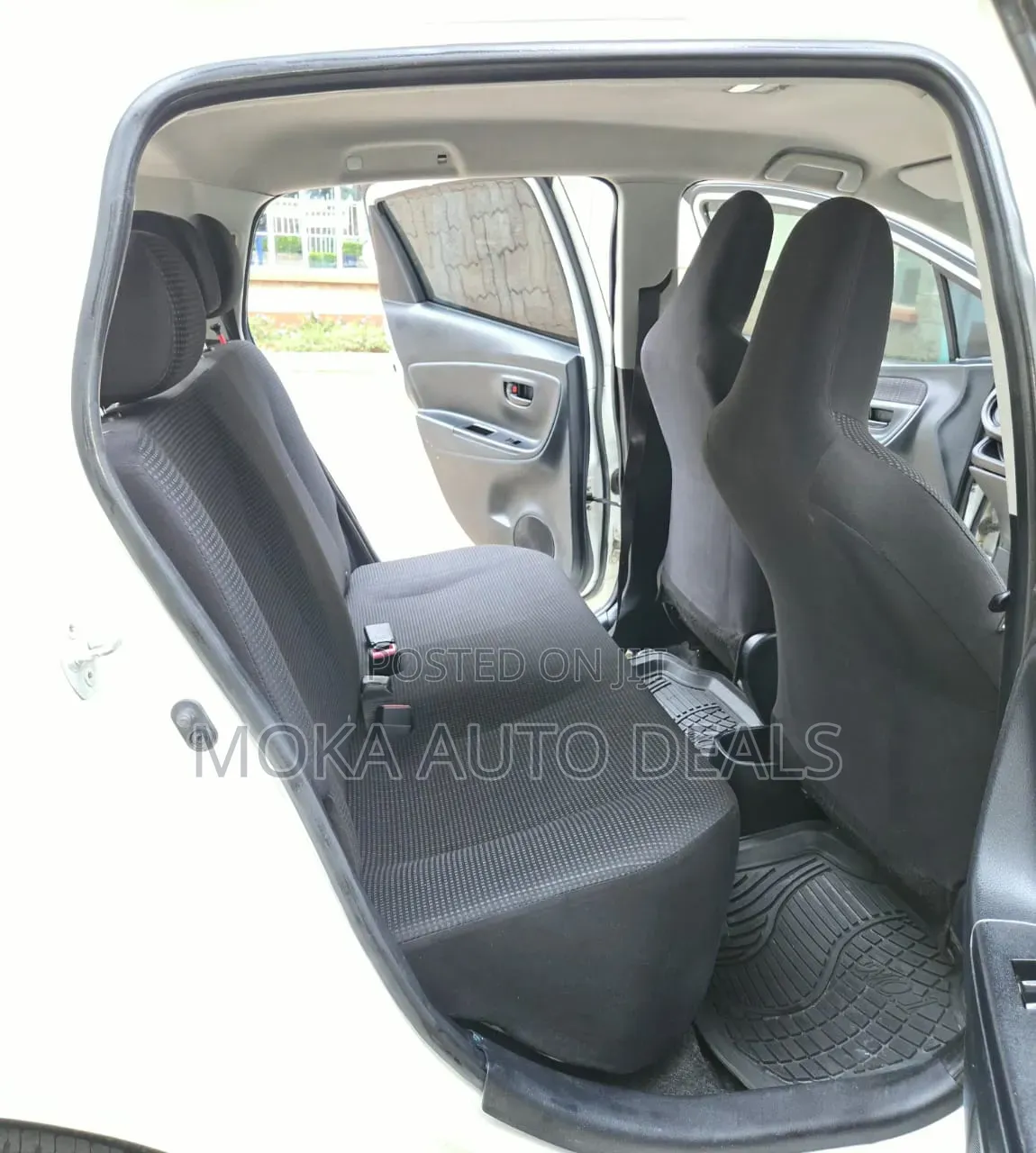 Toyota Vitz 1.0 FWD 5dr 2016 White