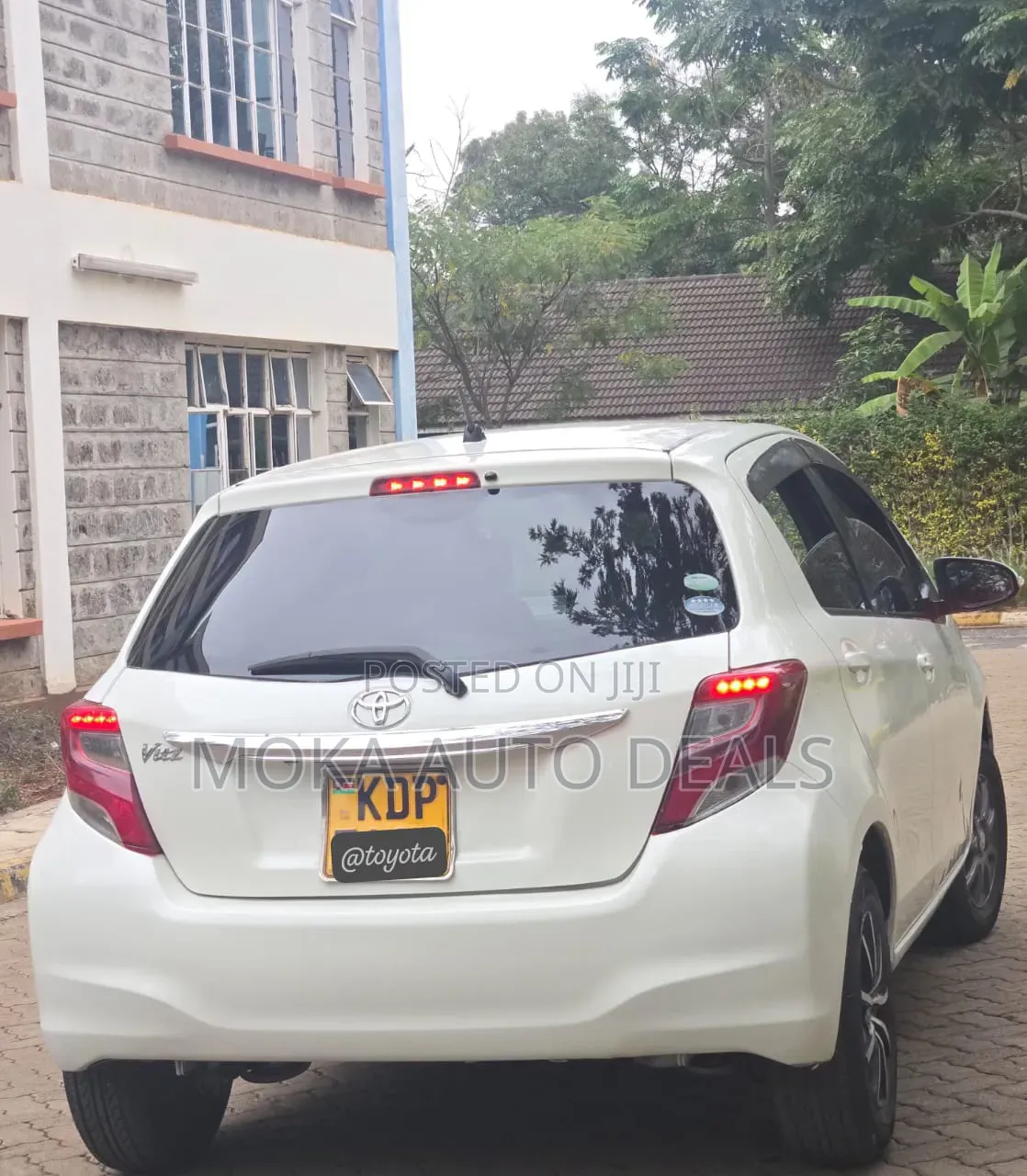 Toyota Vitz 1.0 FWD 5dr 2016 White