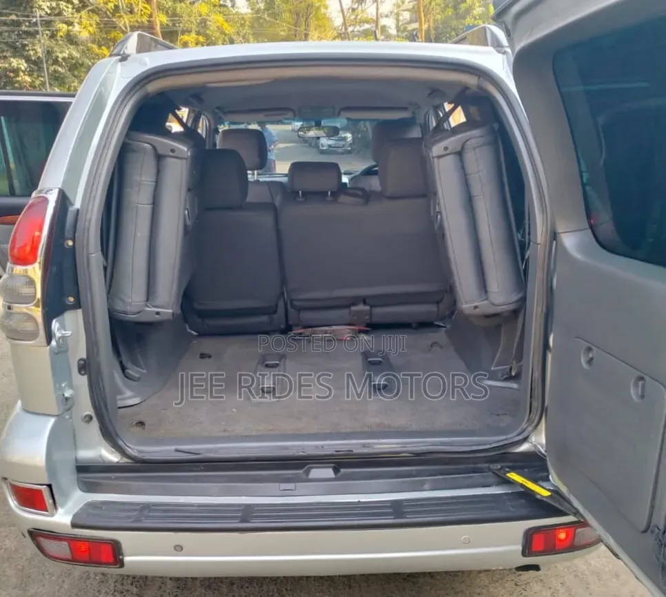 Toyota Land Cruiser Prado 2006 Silver
