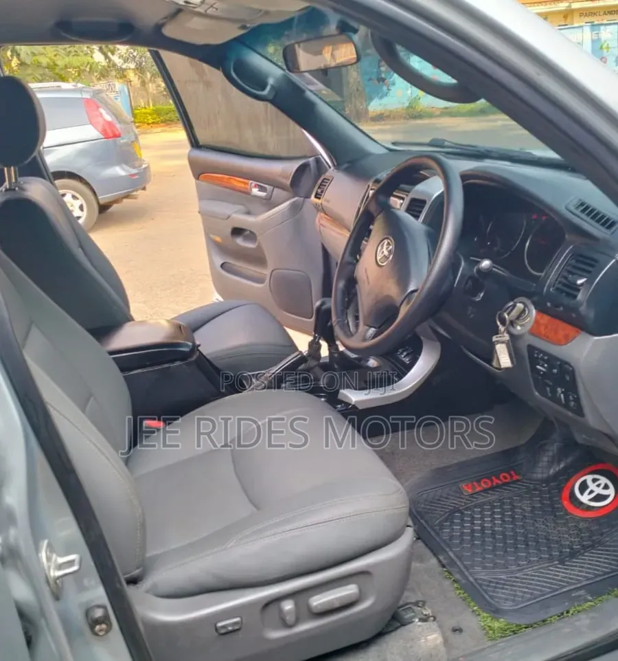 Toyota Land Cruiser Prado 2006 Silver