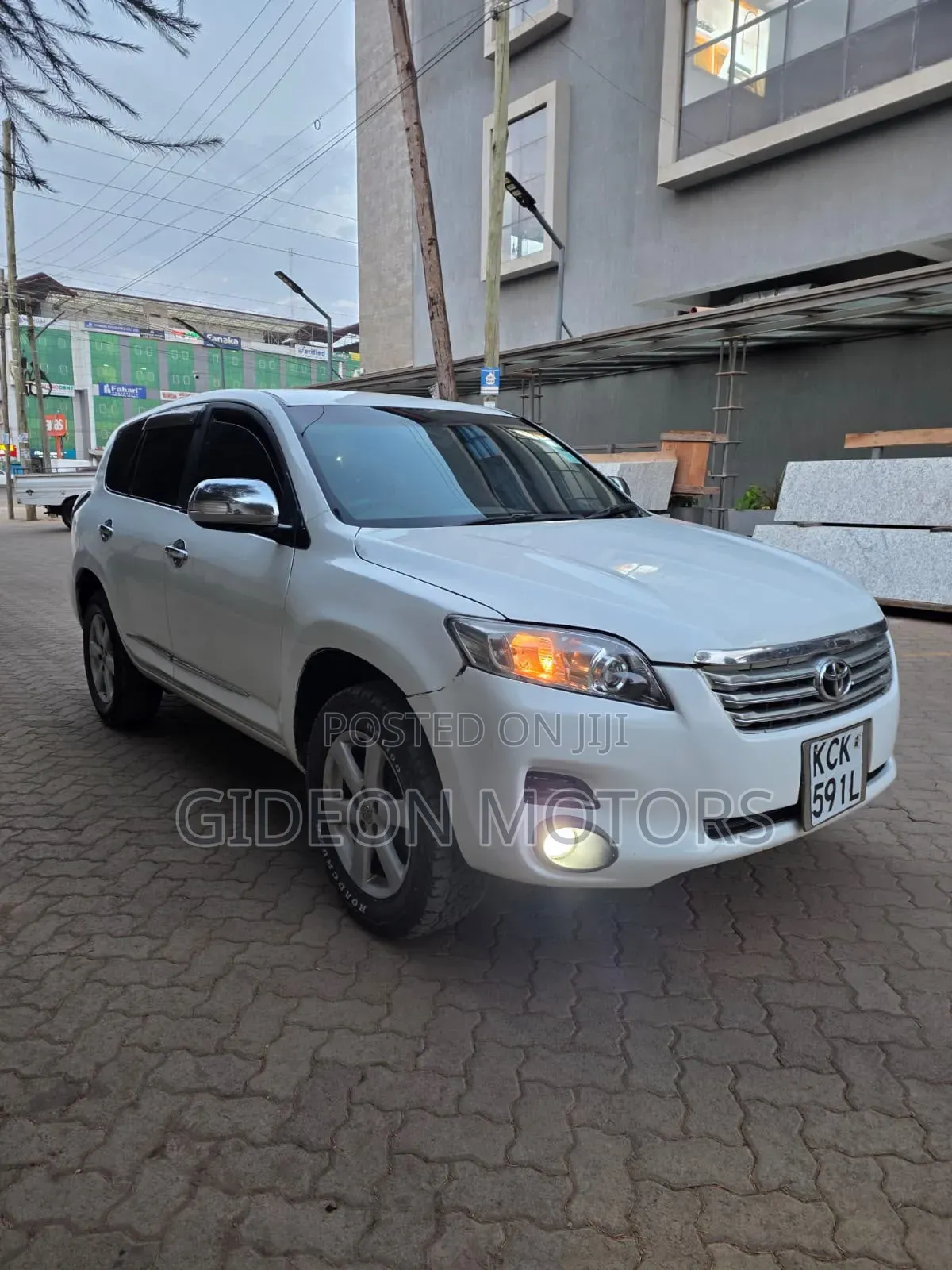 Toyota Vanguard 2009 White