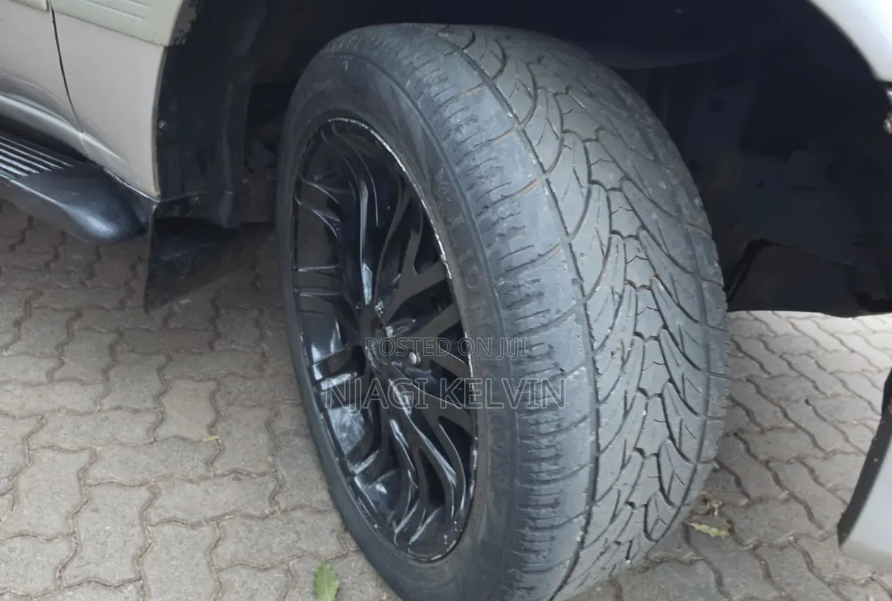Toyota Land Cruiser 2002 Silver