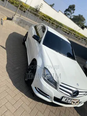 Mercedes-Benz C200 2011 White