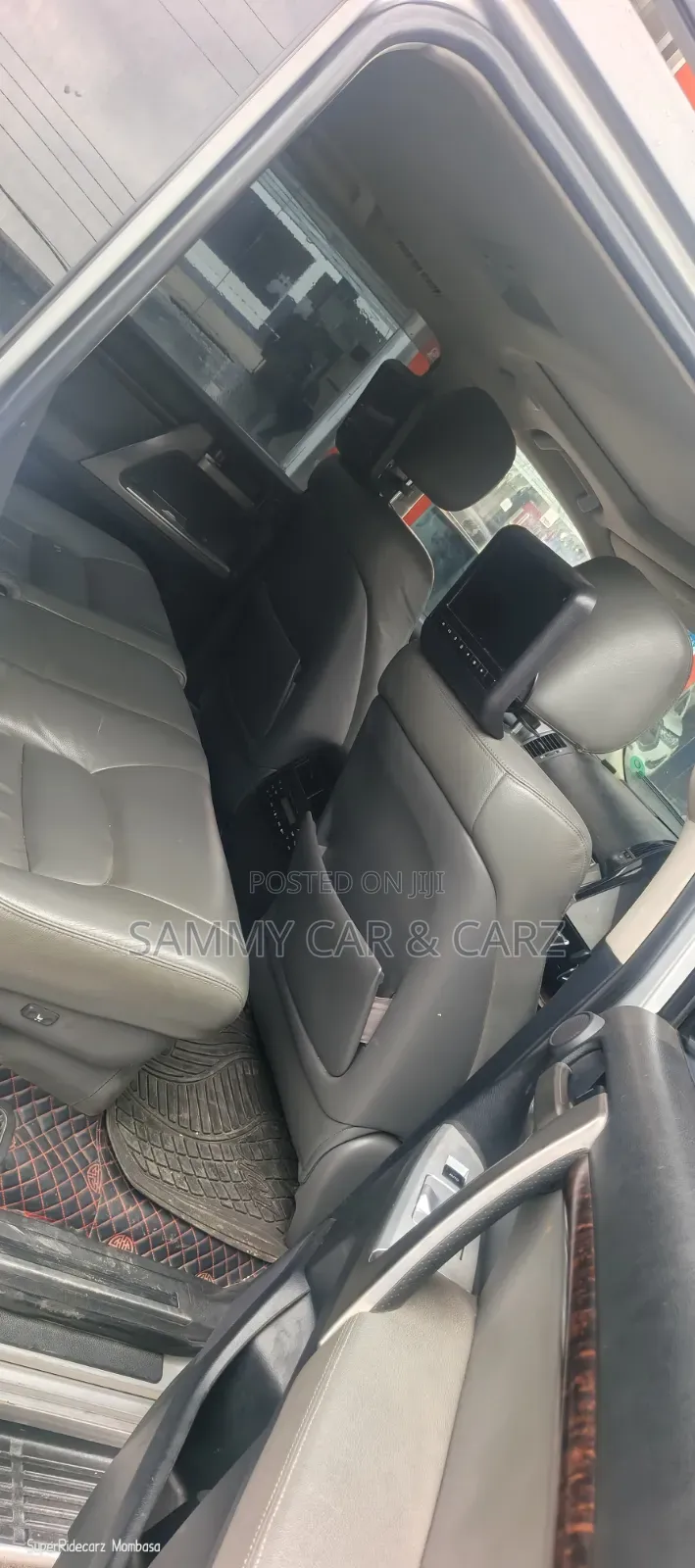 Toyota Land Cruiser 2010 Silver