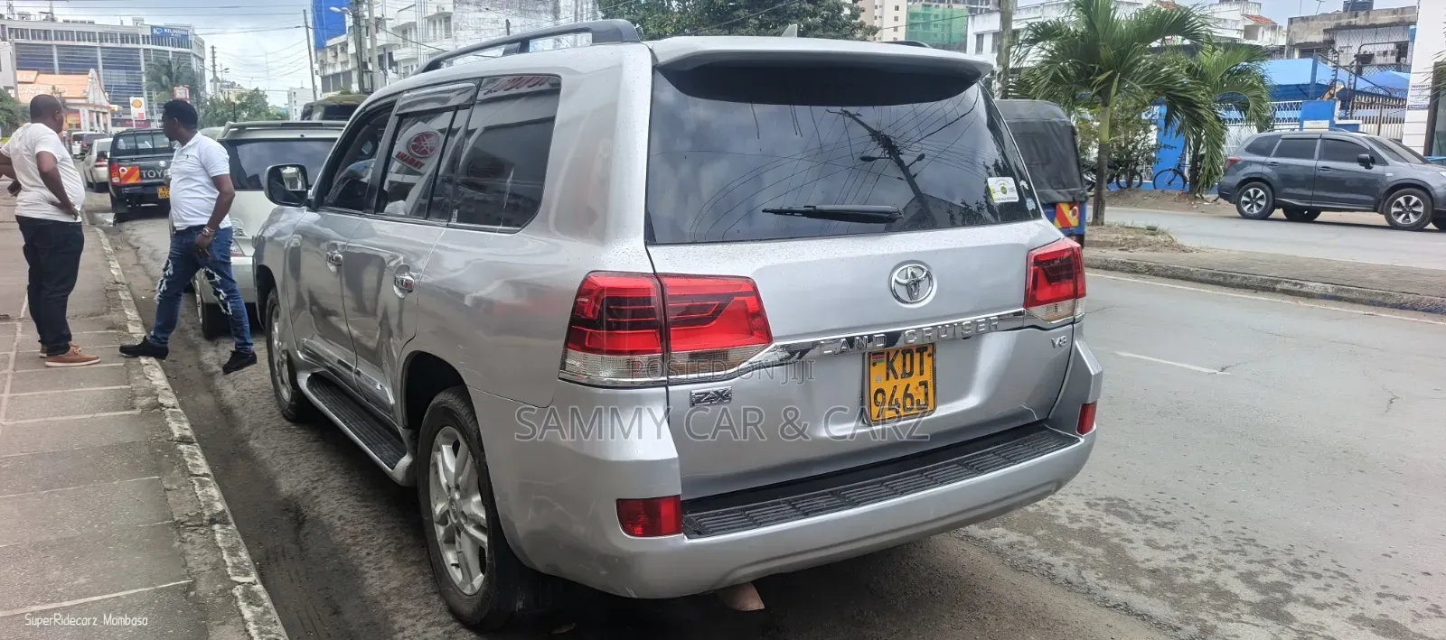 Toyota Land Cruiser 2010 Silver