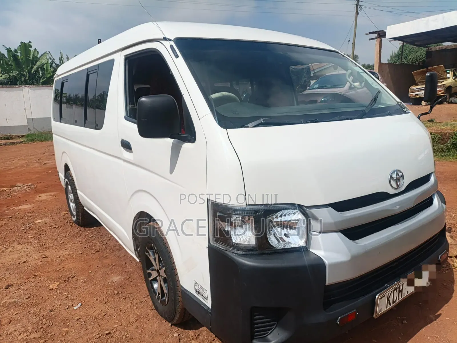 Toyota HiAce 2009 White