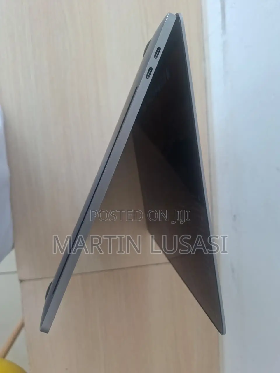 New Laptop Apple MacBook Pro 16GB Intel Core i9 SSD 512GB