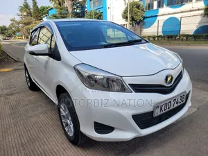 Toyota Vitz 1.0 FWD 5dr 2014 White