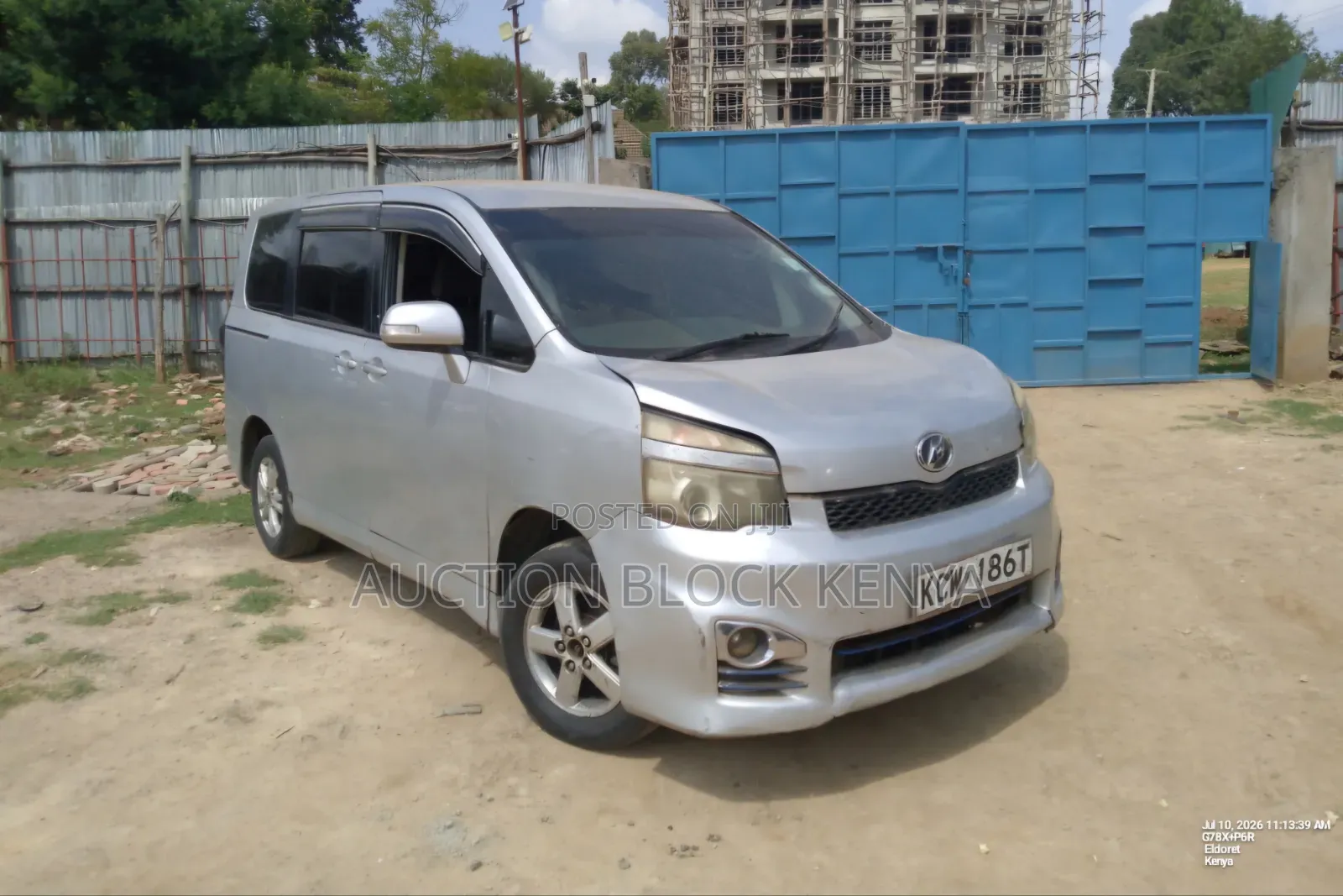Toyota Voxy 2012 Silver