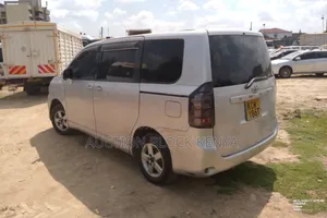 Toyota Voxy 2012 Silver