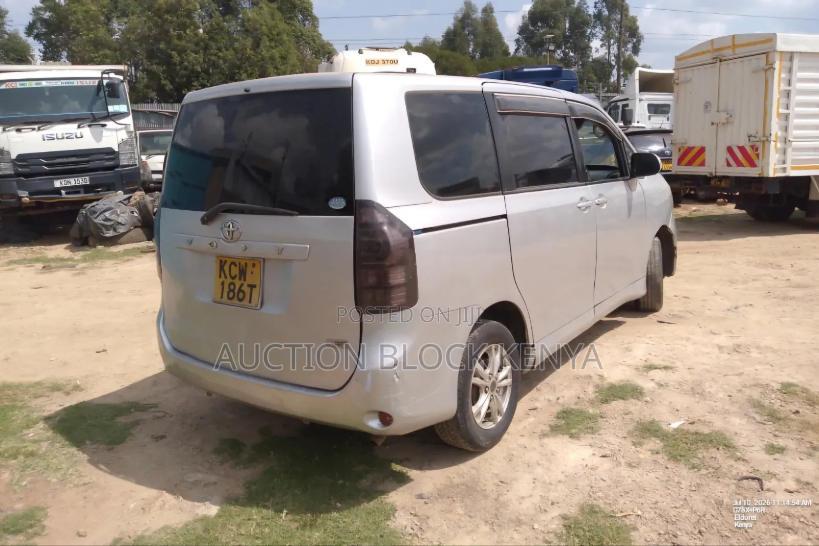 Toyota Voxy 2012 Silver