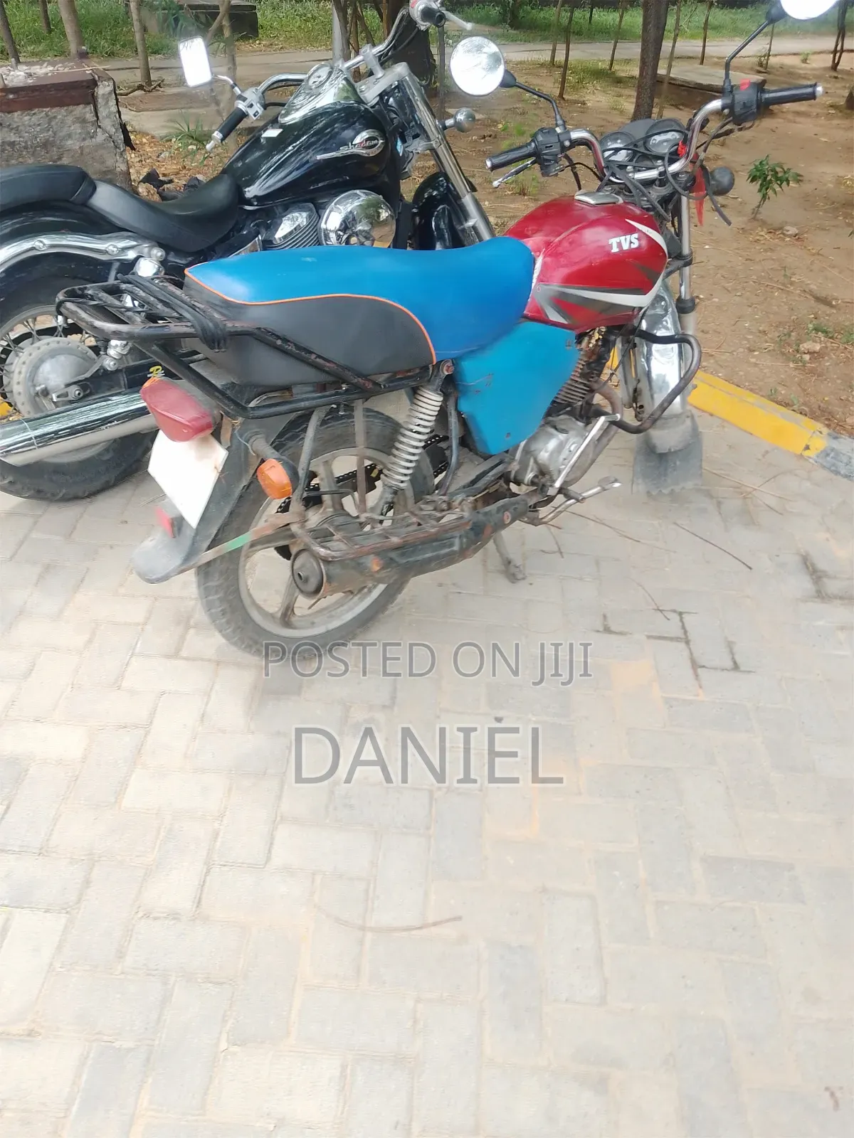 TVS HLX 125 2017 Red