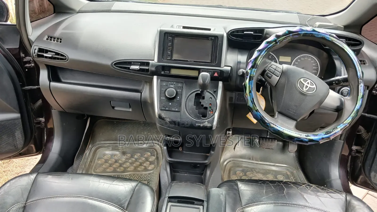 Toyota Wish 2014 Maroon