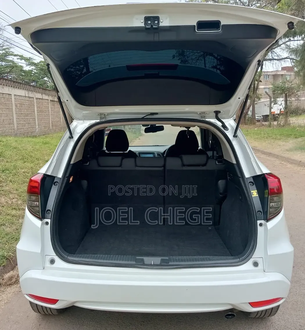 Honda Vezel 2018 White