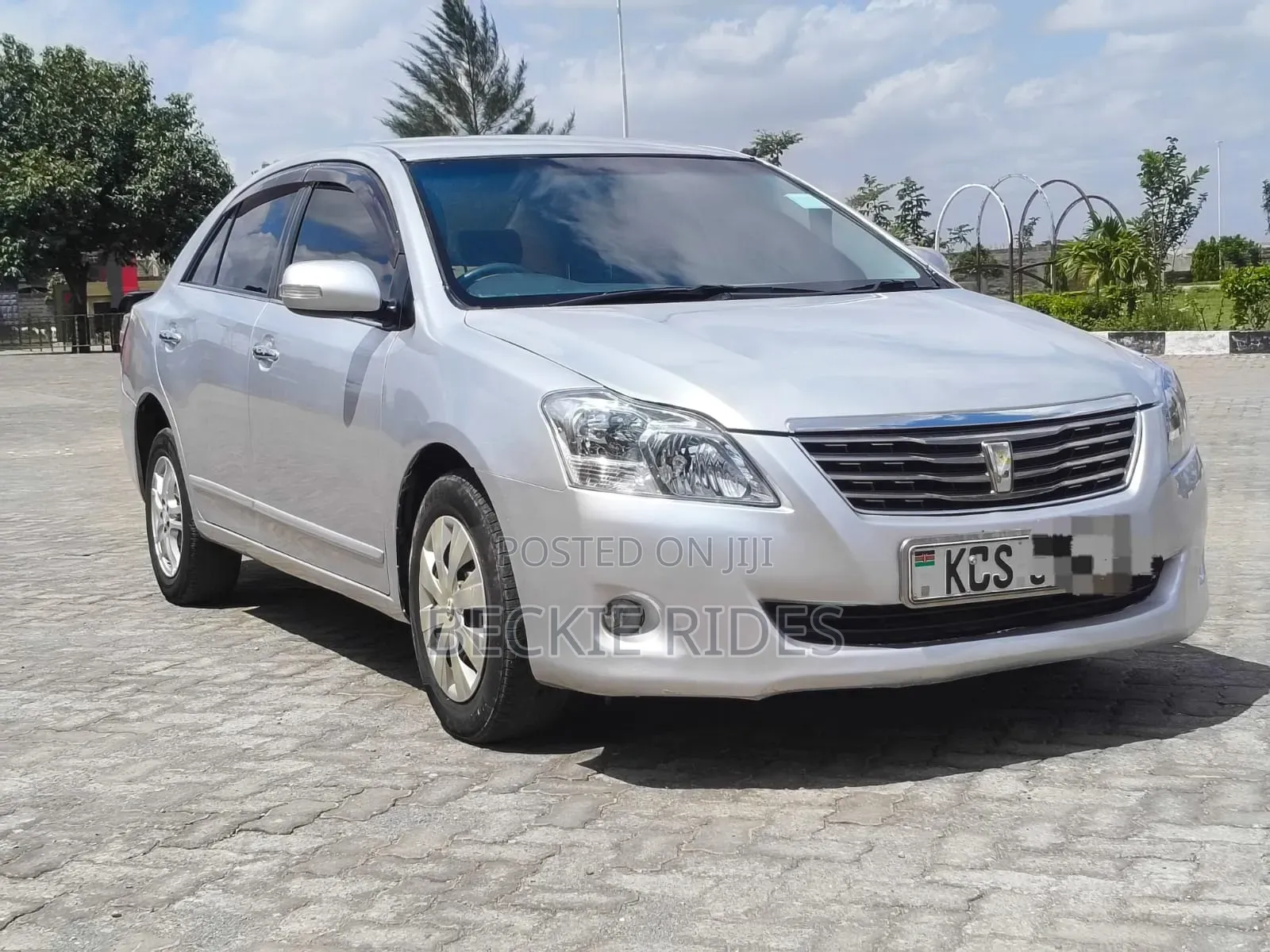 Toyota Premio 2011 Silver