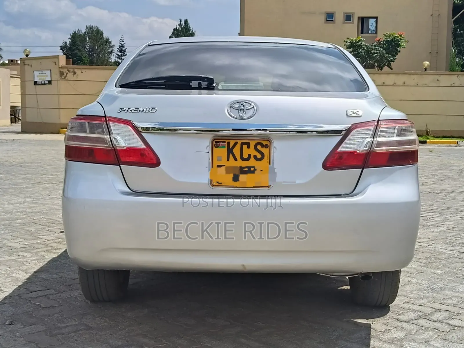 Toyota Premio 2011 Silver
