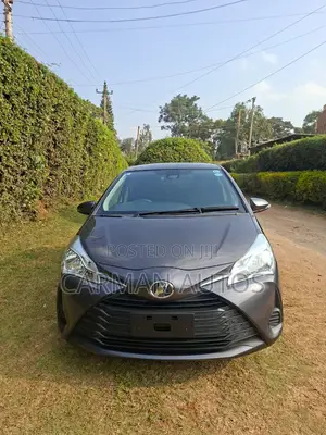Toyota Vitz 1.0 FWD 5dr 2019 Gray