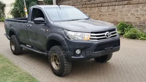Toyota Hilux 2019 Silver