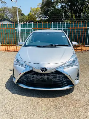 Toyota Vitz 1.0 FWD 5dr 2018 Silver