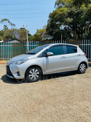 Toyota Vitz 1.0 FWD 5dr 2018 Silver