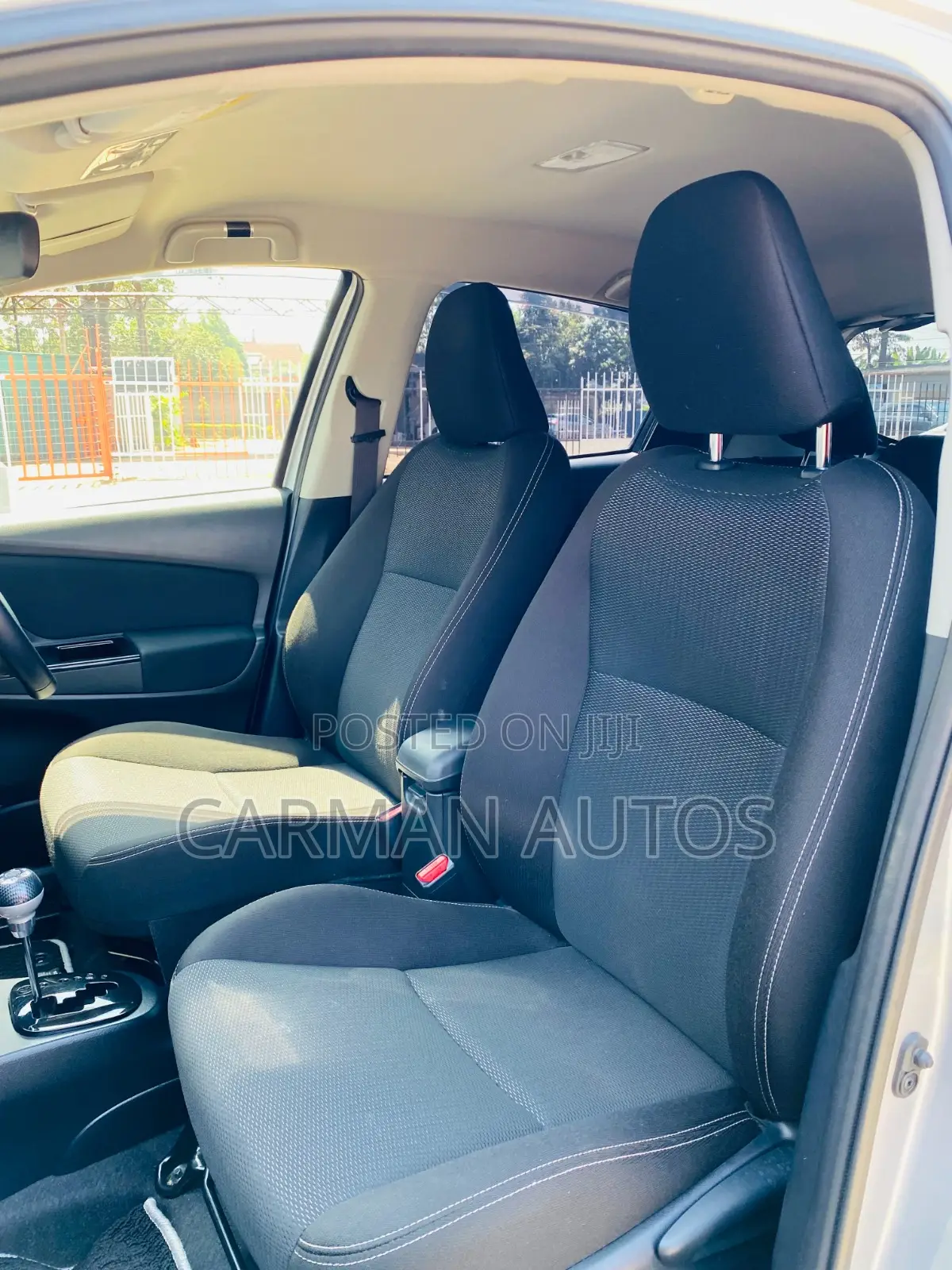 Toyota Vitz 1.0 FWD 5dr 2018 Silver
