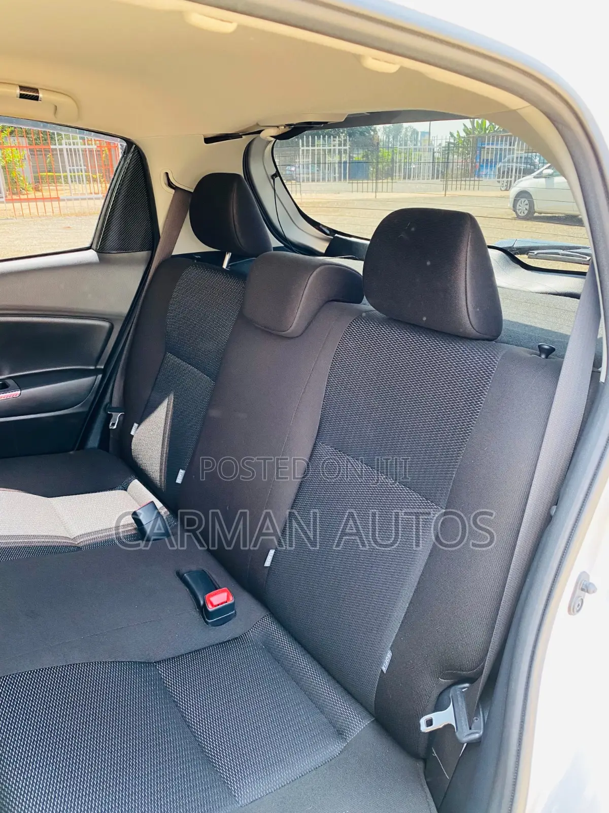 Toyota Vitz 1.0 FWD 5dr 2018 Silver