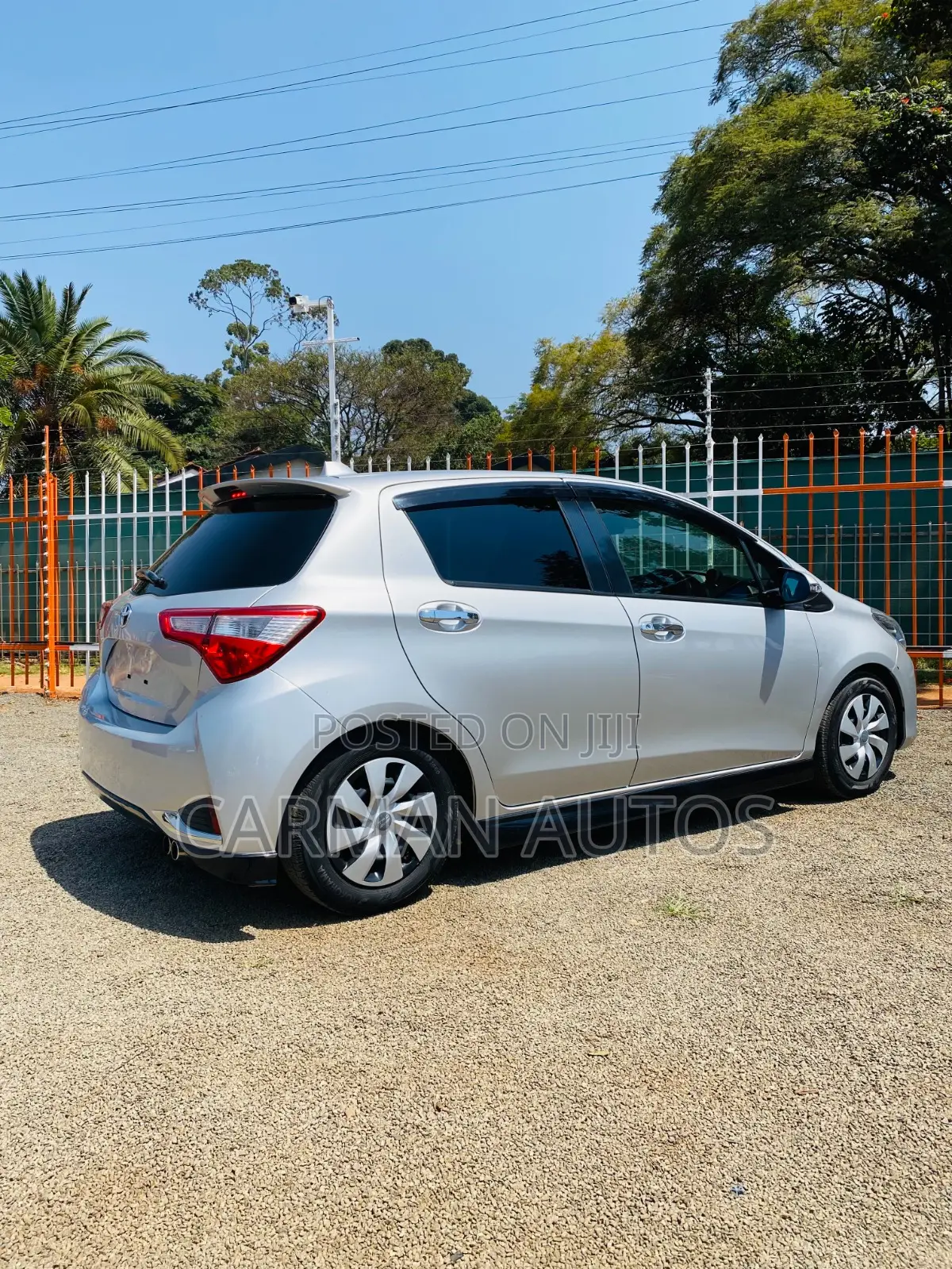 Toyota Vitz 1.0 FWD 5dr 2018 Silver