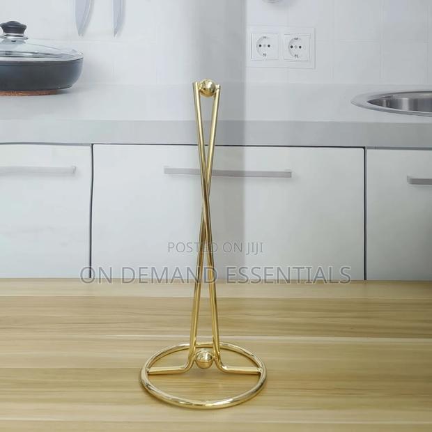 Vertical Iron Paper Towel Holder