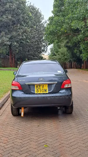 Toyota Belta 2006 Gray