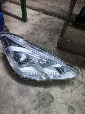Toyota Aqua 2014 Headlights