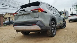 Toyota RAV4 2020 Green