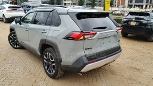 Toyota RAV4 2020 Green