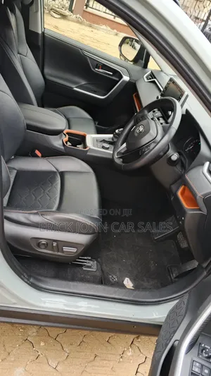 Toyota RAV4 2020 Green