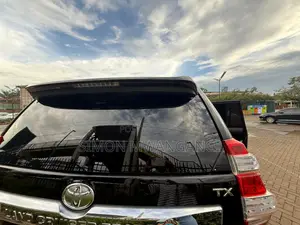 Toyota Land Cruiser Prado 2016 Black