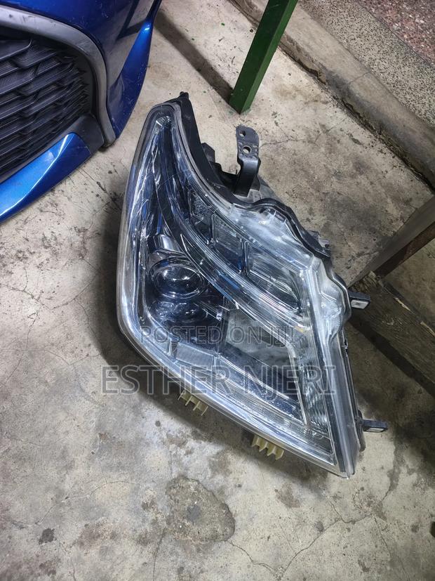 Ex Japan Nissan Patrol 2013 Headlights - thumbnail 2