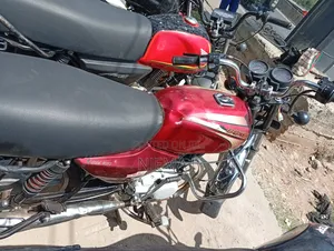 Bajaj Boxer 100 2023 Red