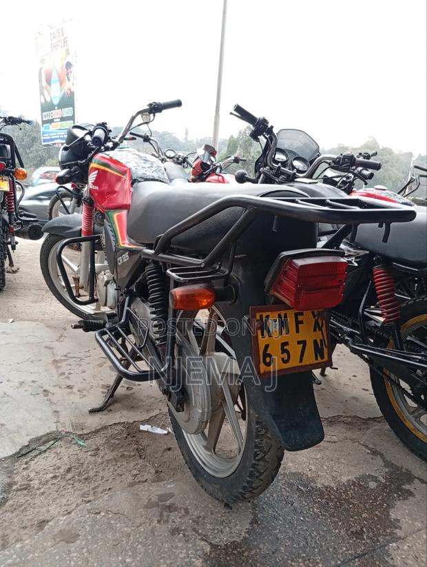 Honda CB 2021 Red