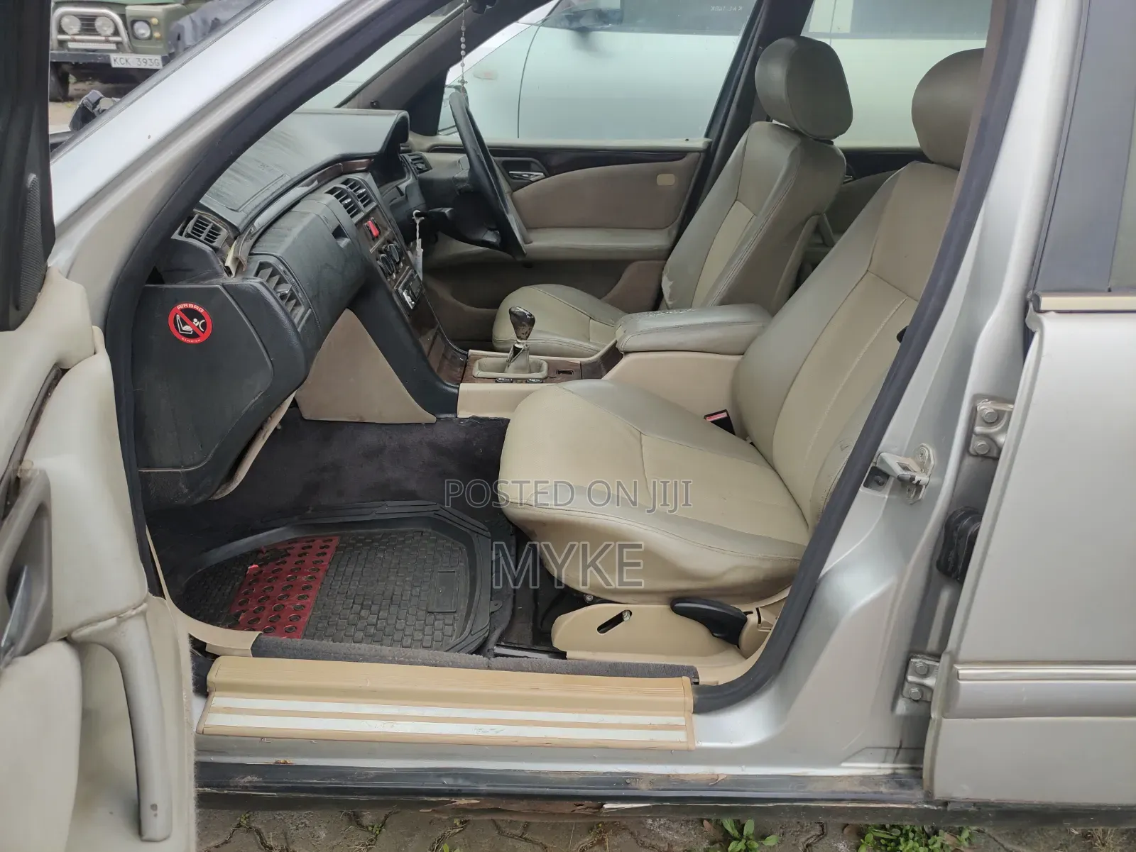Mercedes-Benz E200 1993 Silver