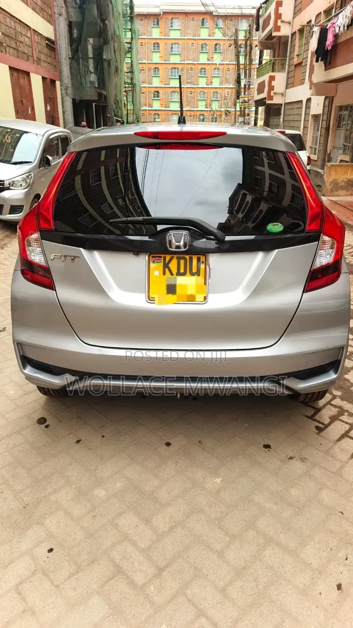 Honda Fit 2018 Silver