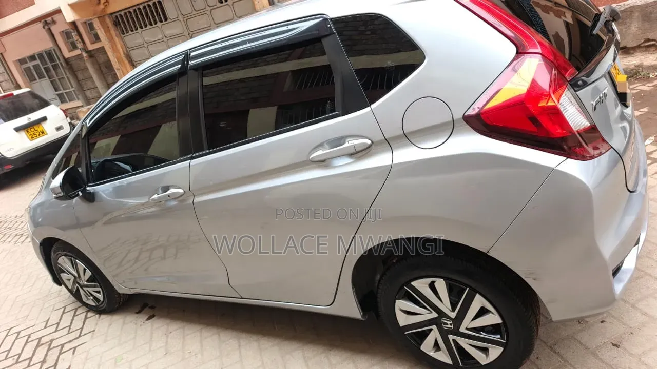 Honda Fit 2018 Silver
