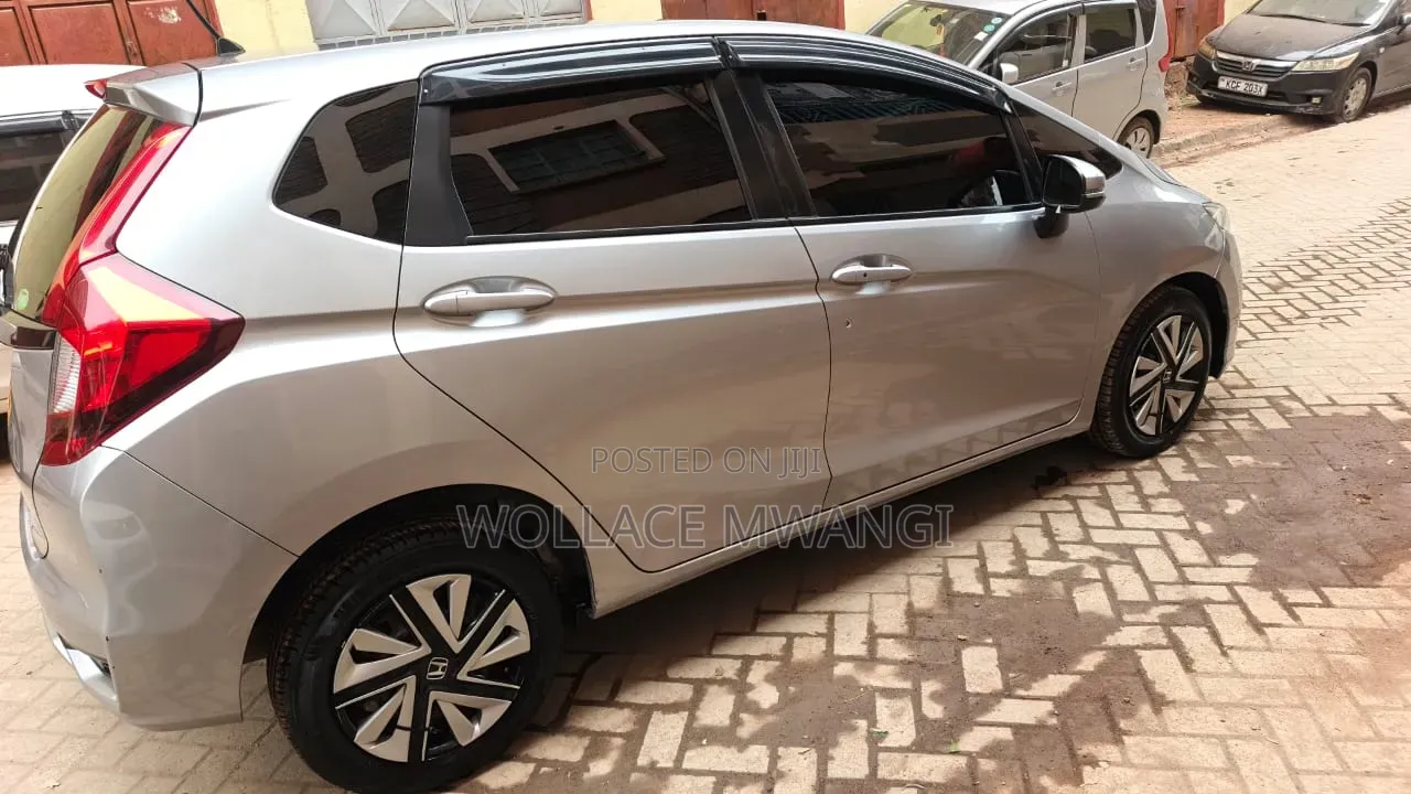 Honda Fit 2018 Silver