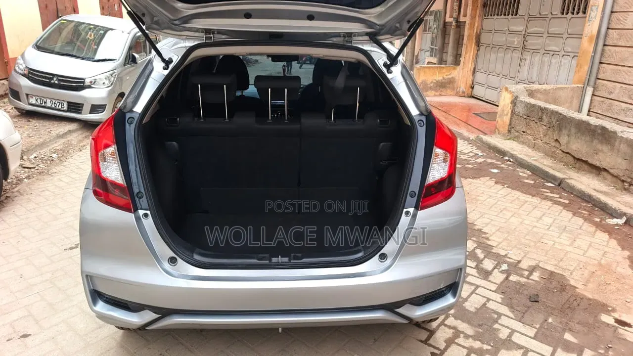 Honda Fit 2018 Silver