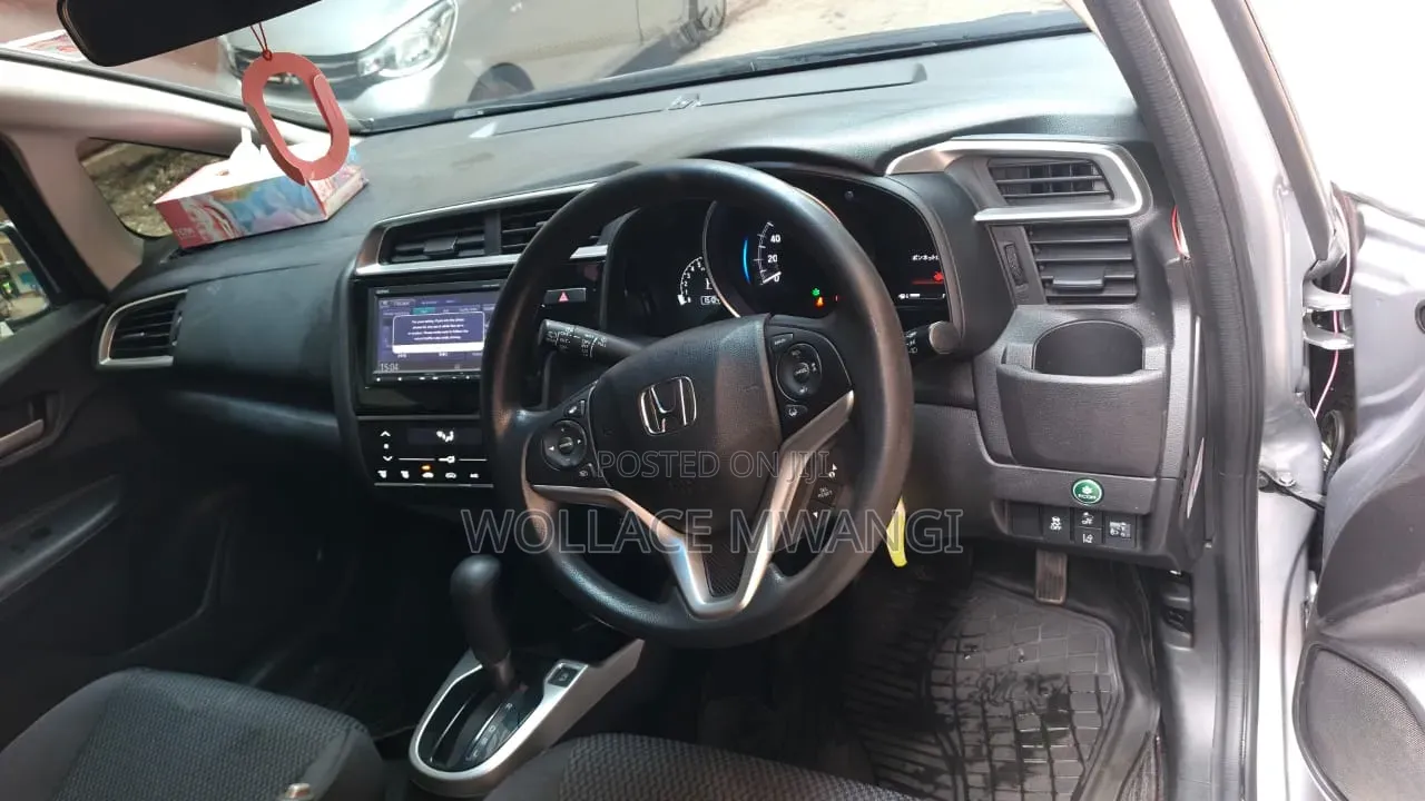 Honda Fit 2018 Silver