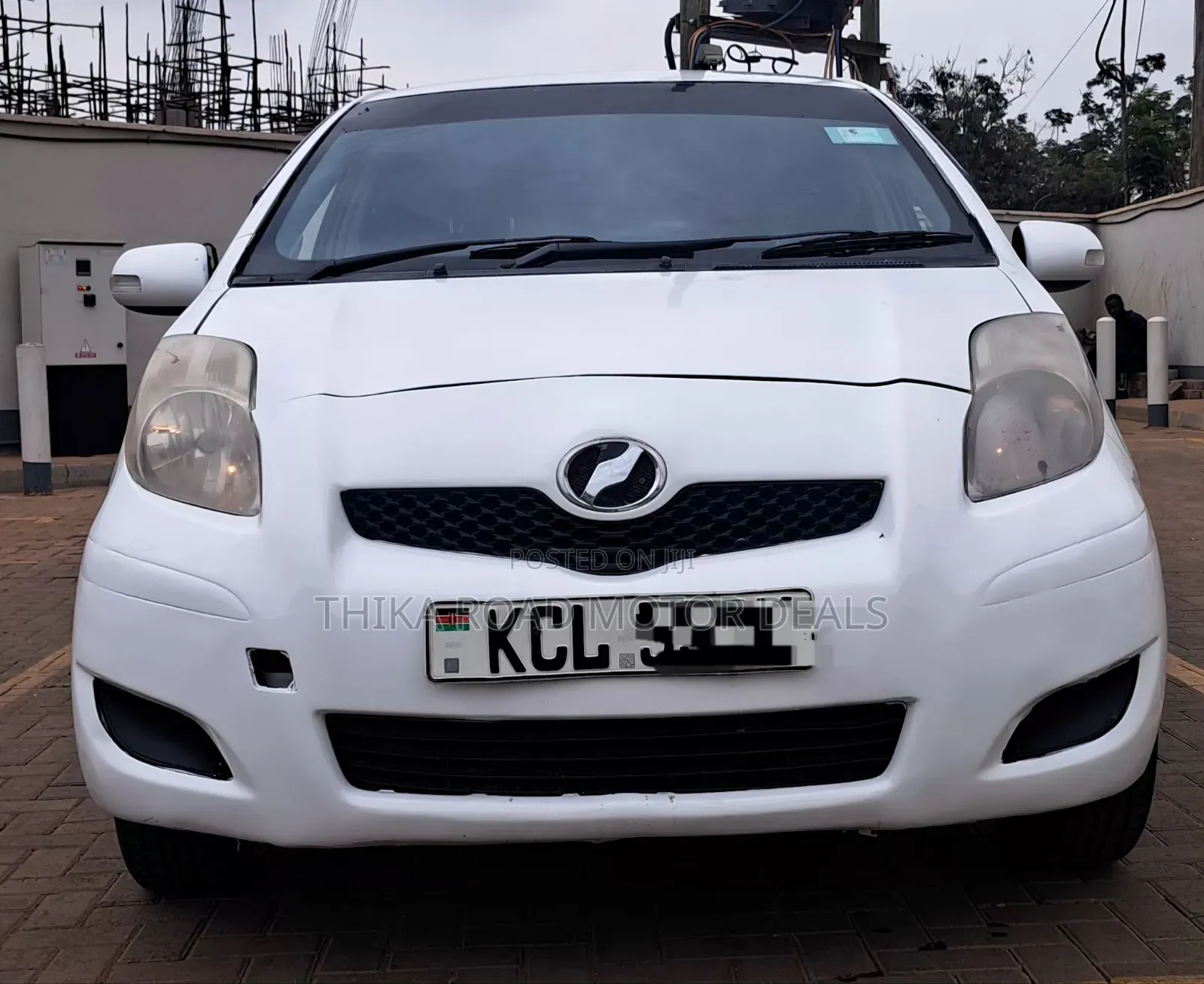 Toyota Vitz 2010 White