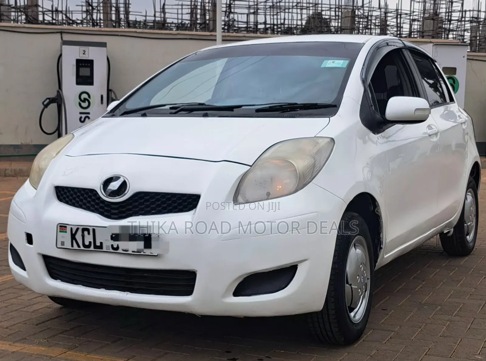 Toyota Vitz 2010 White